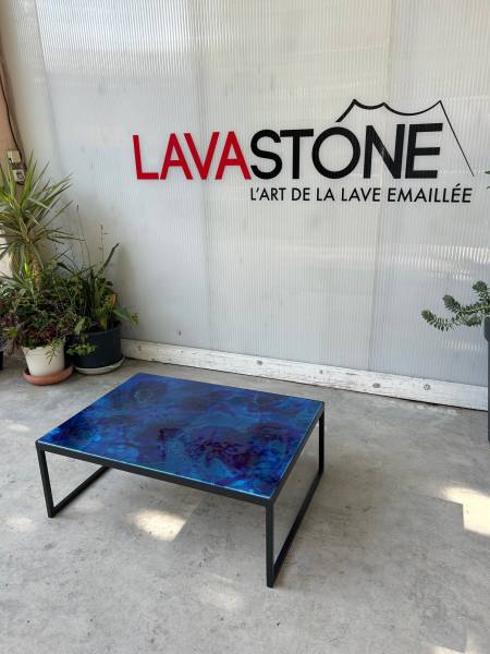 Table basse lave émaillée dans un cadre enchâssé mélange de couleur MéliMélo Bleu