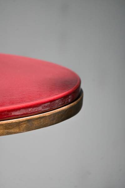 L’élégance du garance : des tables en pierre de lave et bois sur mesure