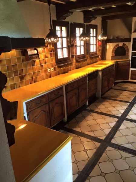 cuisine en lave émaillée jaune miell