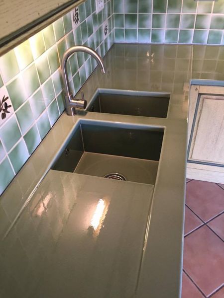 Cuisine en pierre de lave émaillée couleur Vert Radan sur mesure dans les Bouches du Rhone