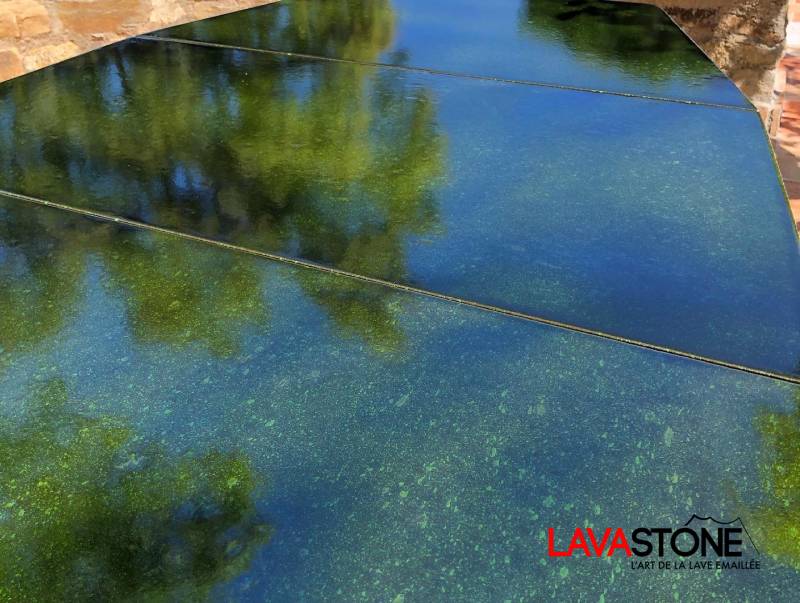 table couleur Vert Amazonie de lave émaillée
