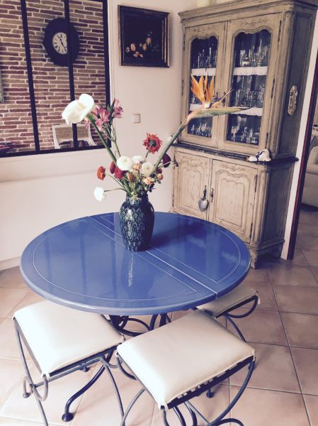 Table d'appoint en lave émaillée