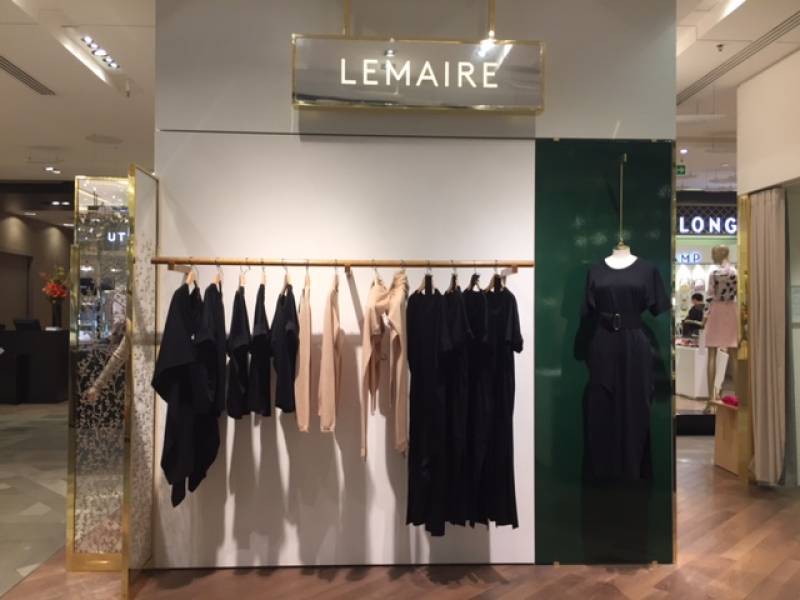 plaque de lave émaillé boutique LEMAIRE Paris