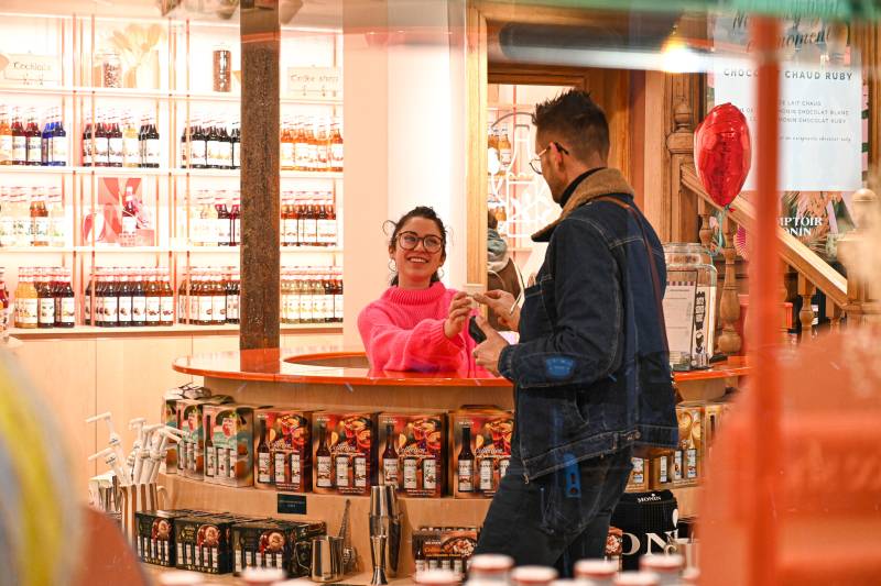 Comptoir professionnel en pierre de lave émaillée – Performance et élégance