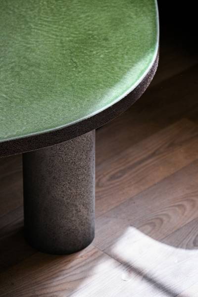 Piètement en pierre de lave émaillée pour table basse