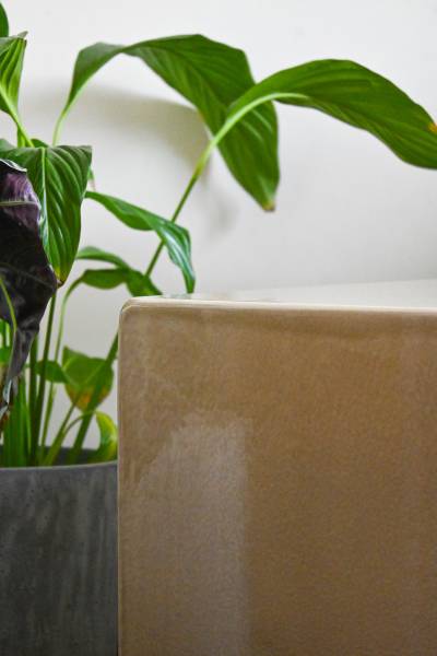 Réalisation du Cube en Pierre de Lave Émaillée : Design et Polyvalence