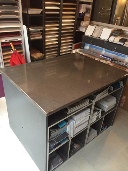 ilot central en lave émaillée transparente