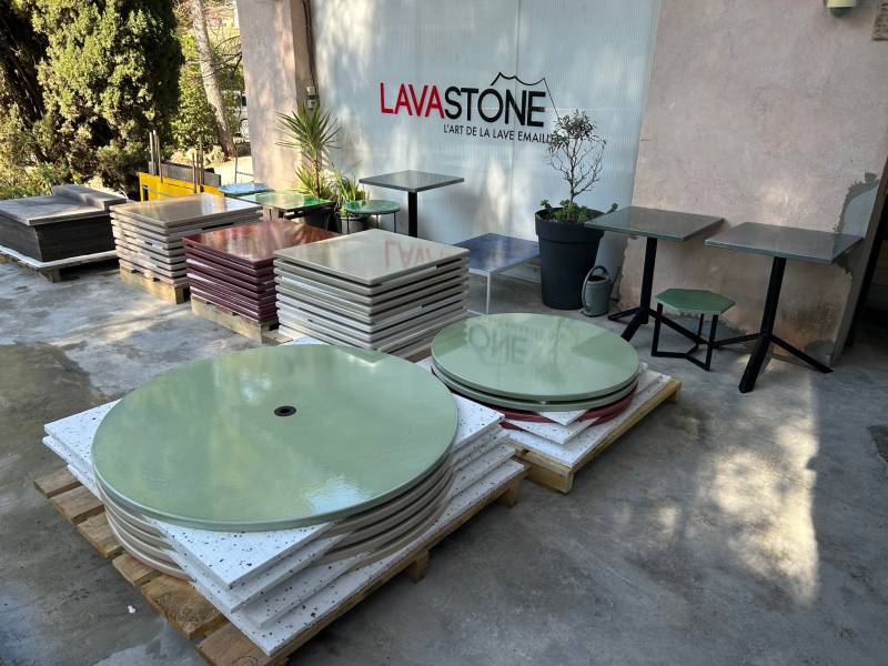 36 table art de la table design fabriquées et livrées à Paris pour restaurant de luxe Lagardère