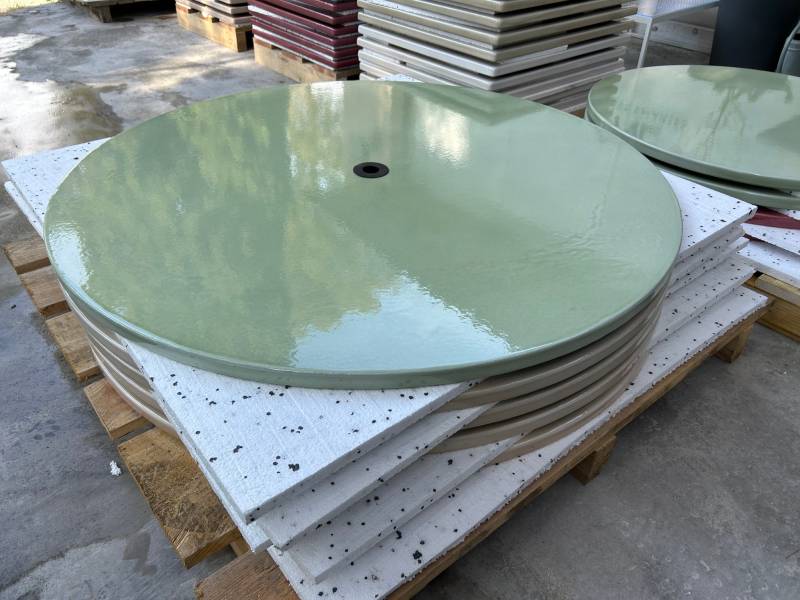 36 table art de la table design fabriquées et livrées à Paris pour restaurant de luxe Lagardère