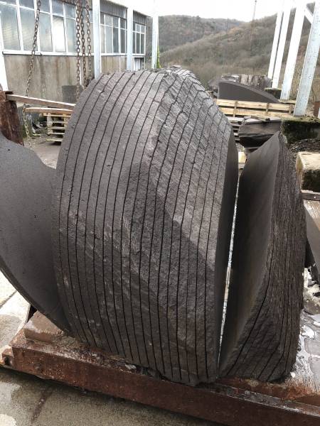 Tranches de lave en carrière à Volvic