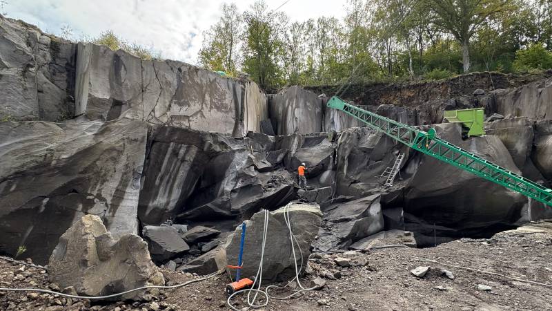 De la Volcanique à l’Art : La Pierre de Volvic en Héritage