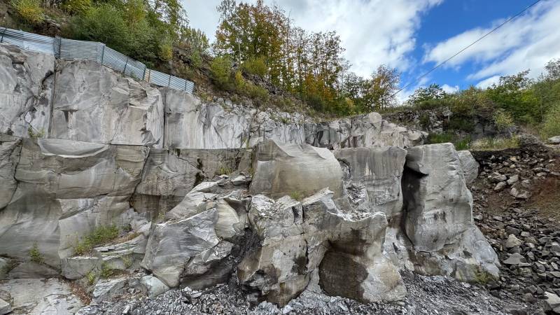 De la Volcanique à l’Art : La Pierre de Volvic en Héritage