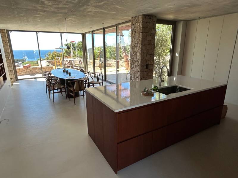 ilot central en lave à St tropez