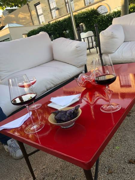 table en pierre de lave émaillée