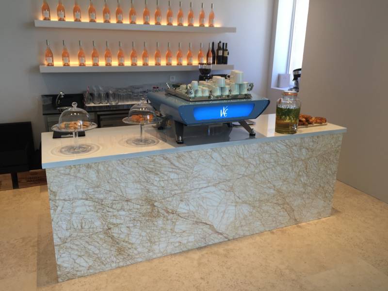 dessus de bar en lave émaillée