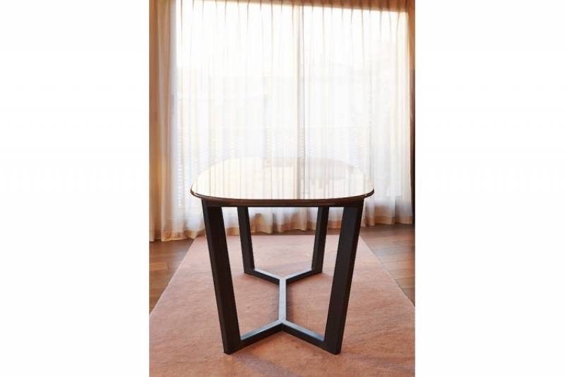 table en lave émaillée avec pied métal forme Y