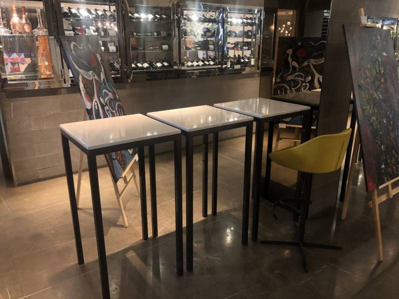 mange debout en lave émaillée pour hotel de luxe Le Pullman