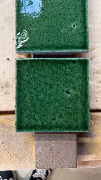 Réalisation de carreaux en pierre de lave émaillée pour différentes applications intérieur ou extérieur