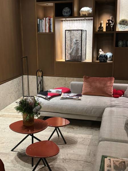 Table basse Ovo, un duo en pierre de lave émaillée