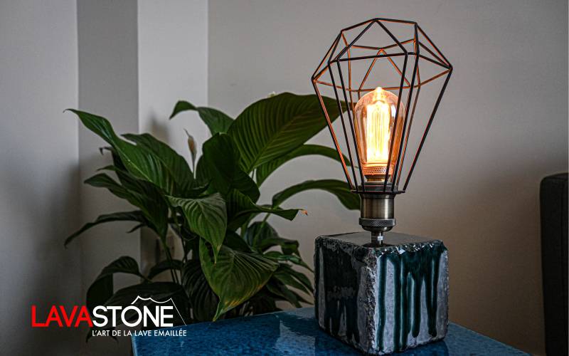 Lampe de chevet en pierre de lave émaillée 
