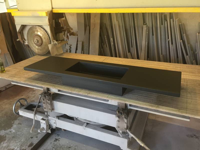 PLAN VASQUE en lave émaillée couleur NOIR MAT creusé dans la masse à Bordeaux