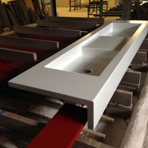 plan avec double vasques creusées salle de bains en lave émaillée couleur ficelle