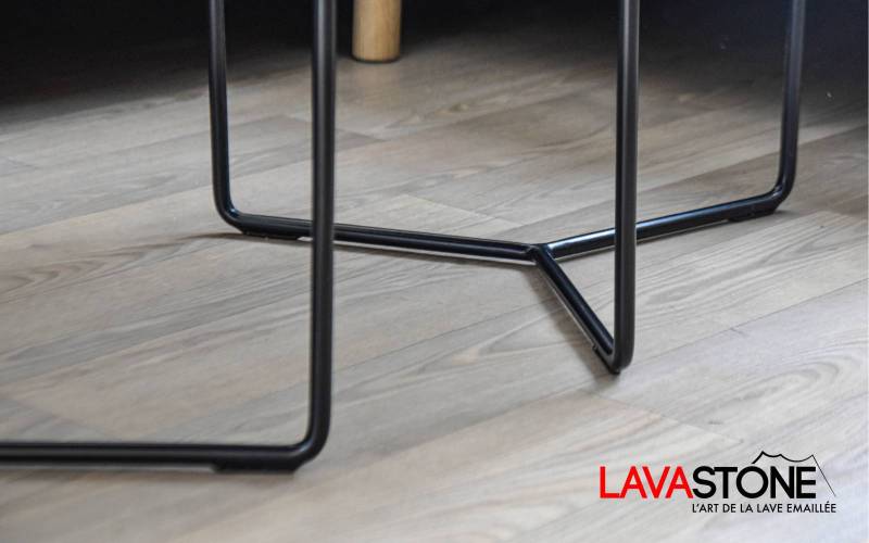 Détail pied Y Peace and Lava