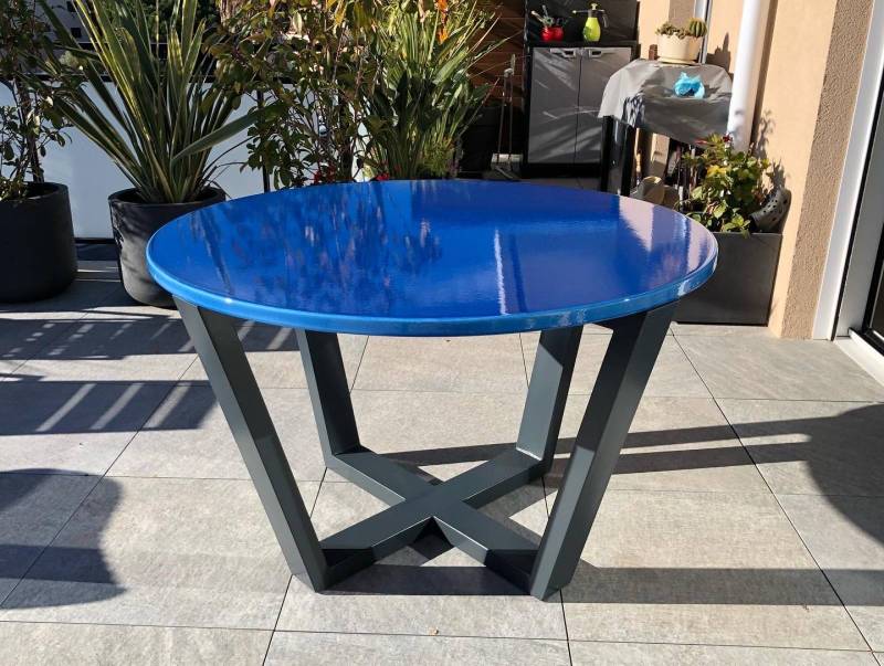 Pied en tube métal moderne forme DIAMS pour table ronde, carré, ou même rectangulaire en lave émaillée