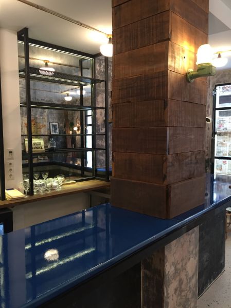 comptoir de bar en lave émaillée à Madrid