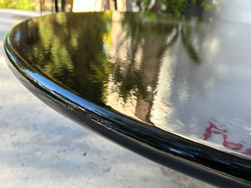 bord demi rond émaillé noir brillant 