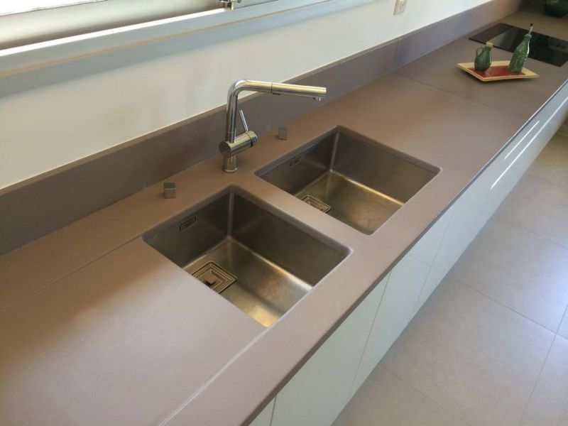 plan de travail en lave émaillé de couleur mat couleur gris anthracite