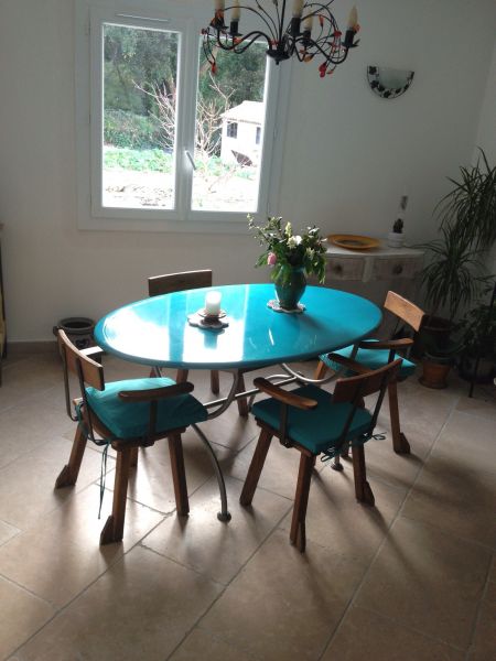 table ellipse en lave émaillée