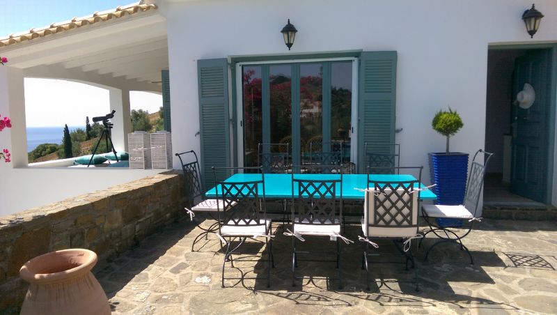 Fabrication sur mesure d'une table bleu en lave émaillée livrée à l'étranger