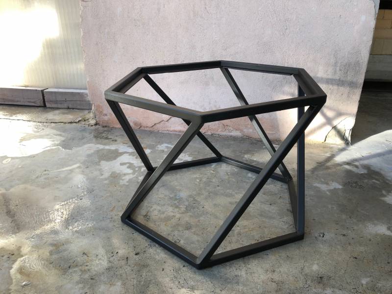pied métal pour table basse en lave émaillée hexagonal