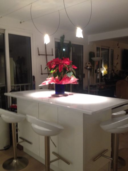 ilot central en lave émaillée blanc