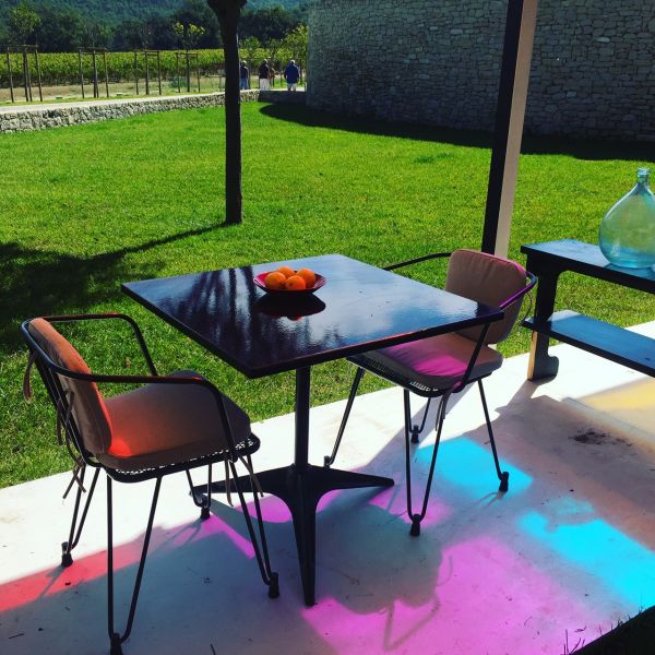 Table en lave émaillée pour le restaurant Mallman,