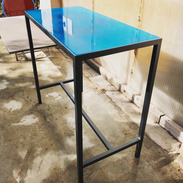 Mange debout en pierre de lave émaillée Bleu de Chine vers Marseille