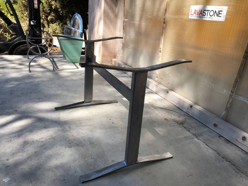 pied bistrot droit moderne