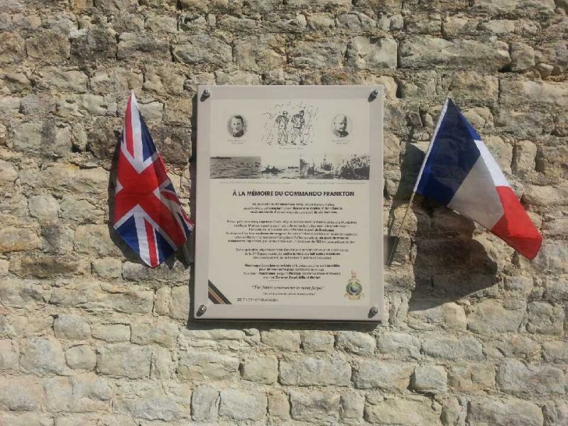 PLAQUES SIGNALETIQUES COMMEMORATIVES  sur demande en lave émaillée à Toulon dans le Sud de la France