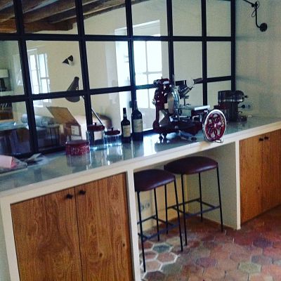 comptoir en lave émaillée pour Sarah Lavoine