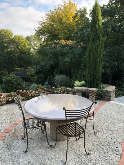 table en lave émaillée de diamètre 145 cm