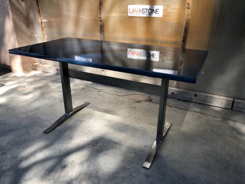table bistrot Droit moderne pour plateau rectangulaire en lave émaillée