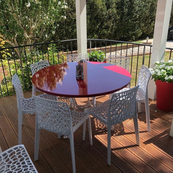 Fabrication de piètement rond 4 pieds pour table en lave émaillée pour le Luxembourg