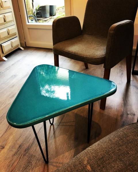 Table d'appoint en lave émaillée Triptik