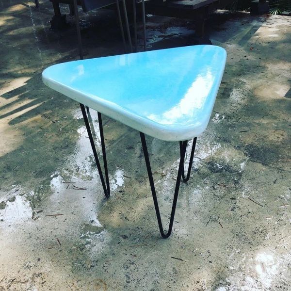 Triptik bleu pale en lave émaillée