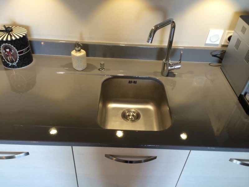 Cuisine en pierre de lave émaillée couleur Zinc à Marseille